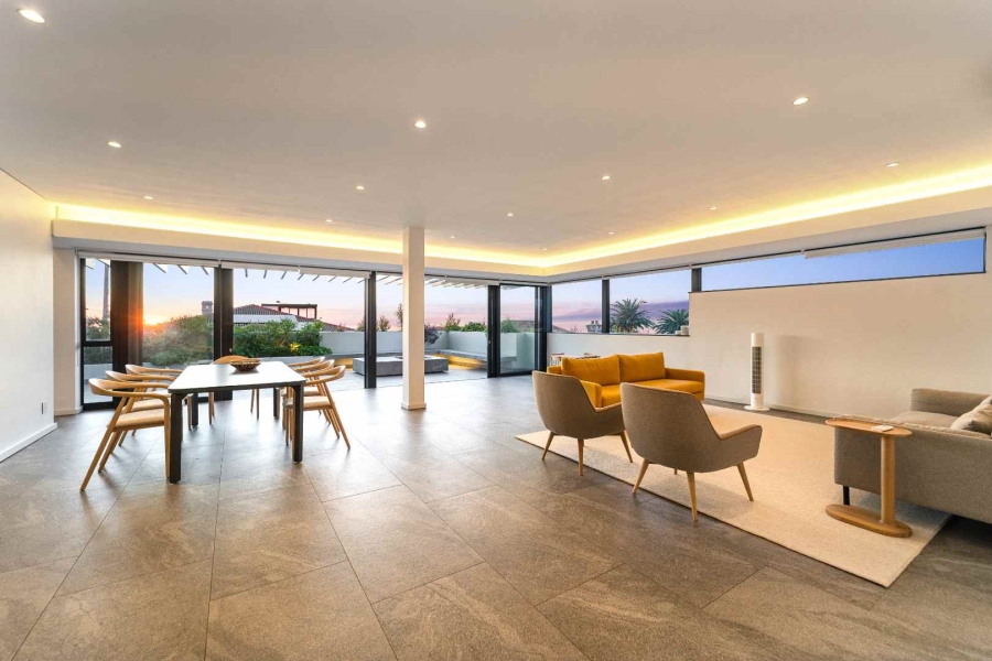 4 Bedroom Property for Sale in Fresnaye Western Cape